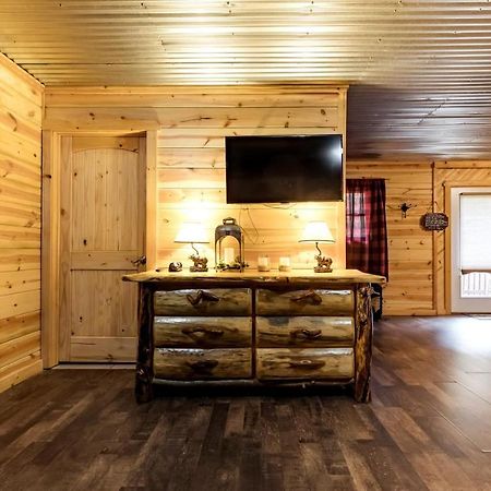 Smoky Mtn Hideaway - Cabin W/ Hot Tub & Pool Table Villa Сивиървил Екстериор снимка