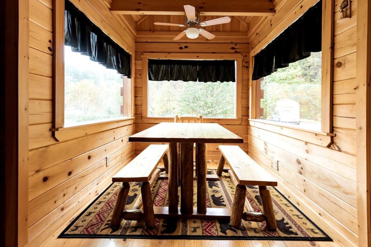 Smoky Mtn Hideaway - Cabin W/ Hot Tub & Pool Table Villa Сивиървил Екстериор снимка