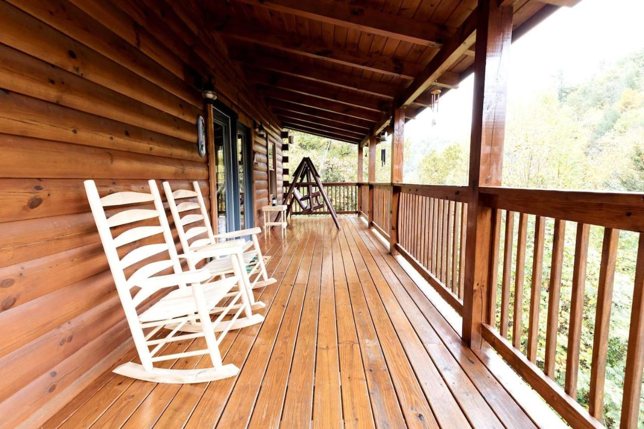 Smoky Mtn Hideaway - Cabin W/ Hot Tub & Pool Table Villa Сивиървил Екстериор снимка